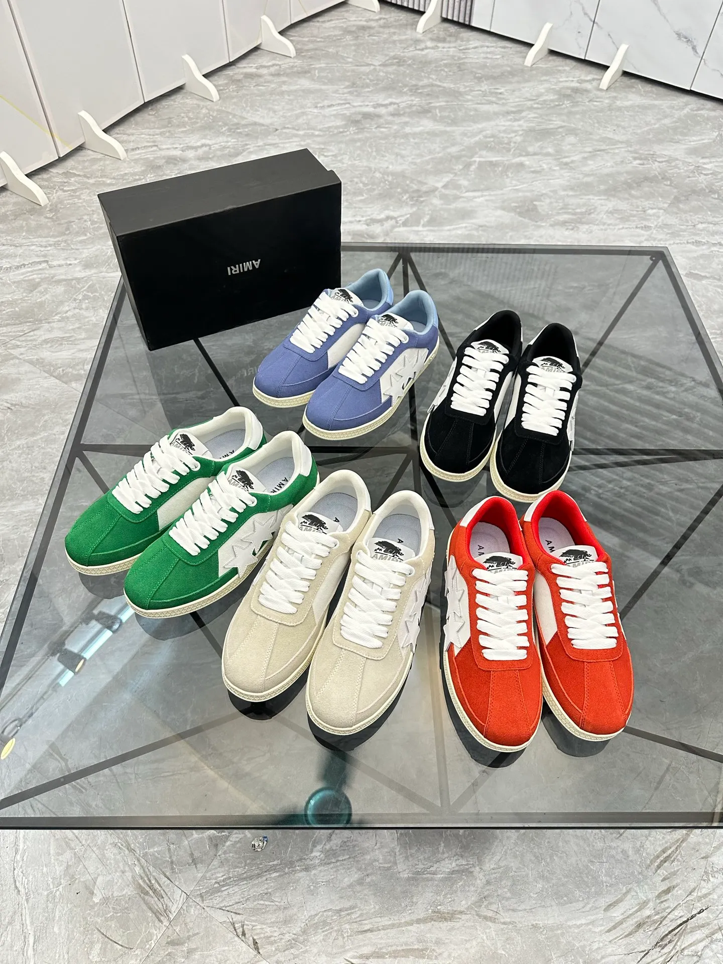Men's shoes: 💰P420¥ Product trademark: AMIRI* "Amir*" low-top casual shoes Regular size: 38-45 (can be customized to 46) Product material: imported nubuck leather upper, breathable lining, original outsole. Number: 001